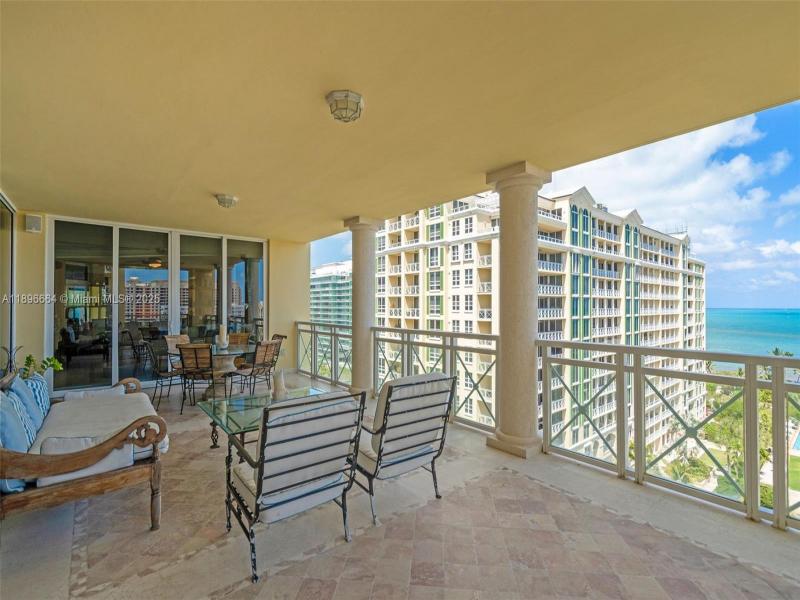 Comprar apartamento en Grand Bay Residences 1001