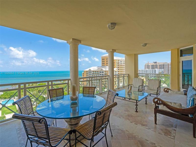 Comprar apartamento en Grand Bay Residences 1001