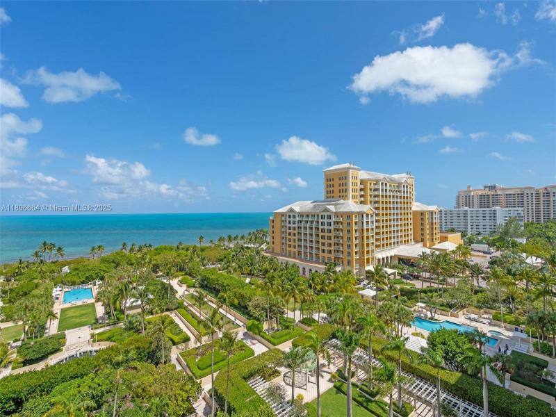 Comprar apartamento en Grand Bay Residences 1001