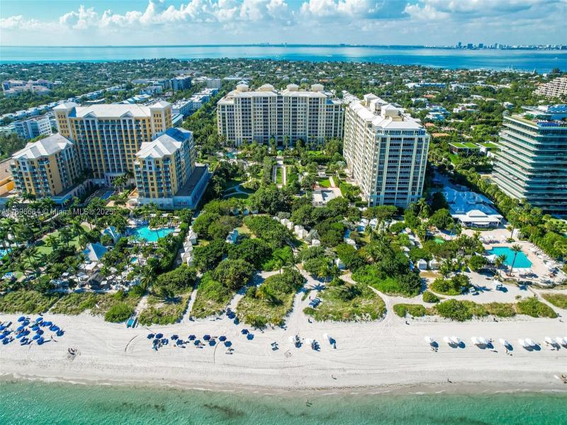 Comprar apartamento en Grand Bay Residences 1001