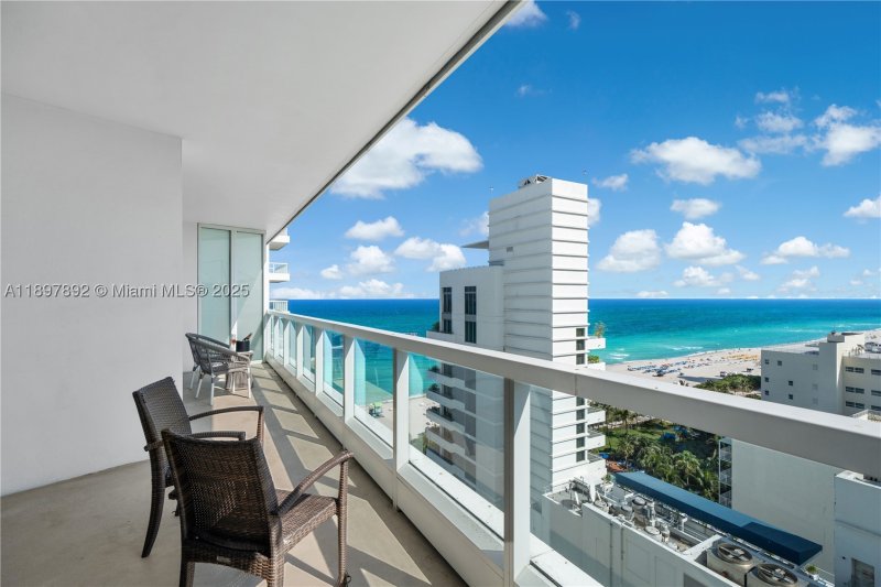 Fontainebleau III Apt #1619