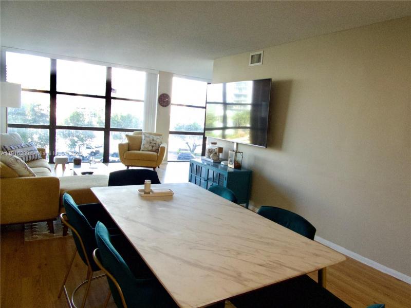 Condo for sale at Oceanview Park 402