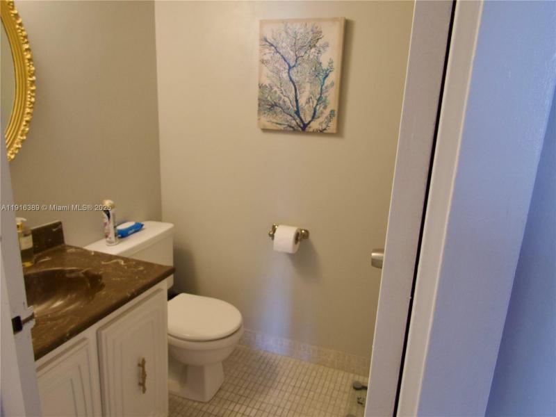 Condo for sale at Oceanview Park 402