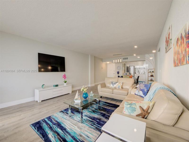 Apartment for rent at Sea Air Towers 601