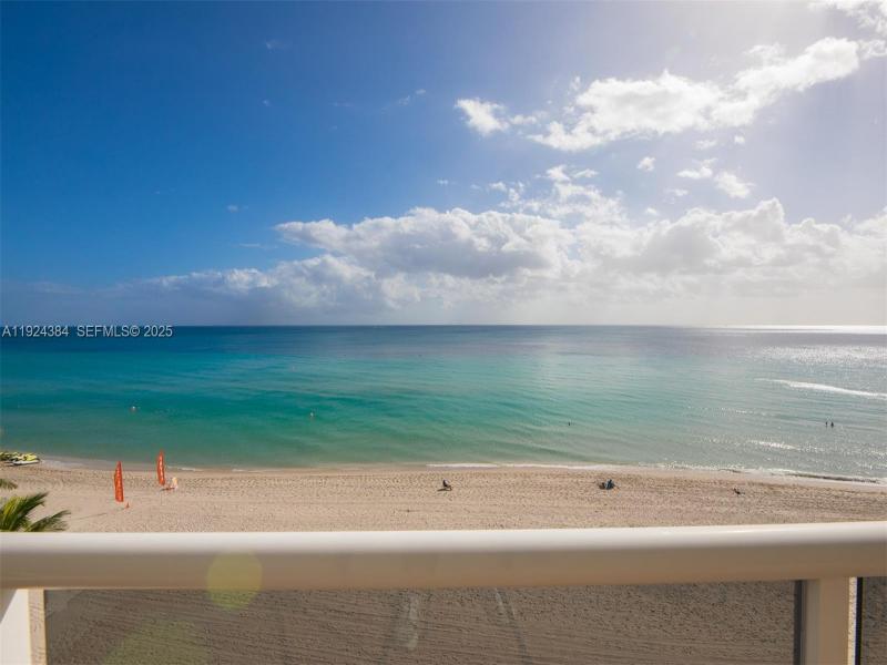 Apartment for rent at Sea Air Towers 601