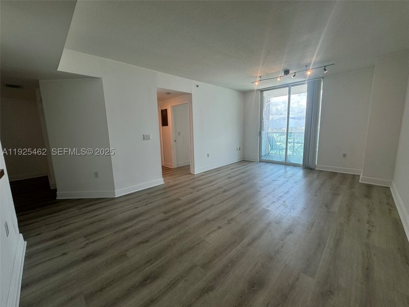 Apartment for rent at Vue at Brickell 2805