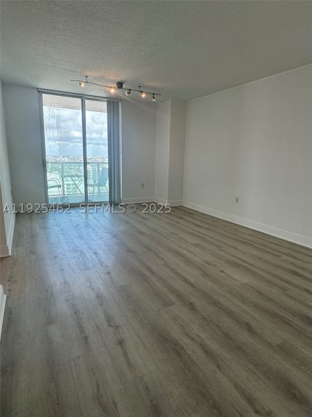 Apartment for rent at Vue at Brickell 2805