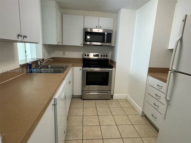Apartment for rent at Vue at Brickell 2805