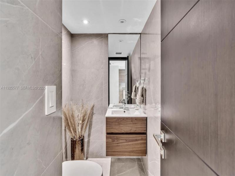 Condo for sale at Brickell Place III A703