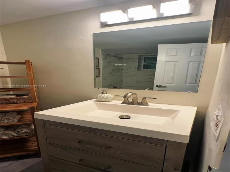 Comprar apartamento en Bayshore Yacht Tennis Club 315