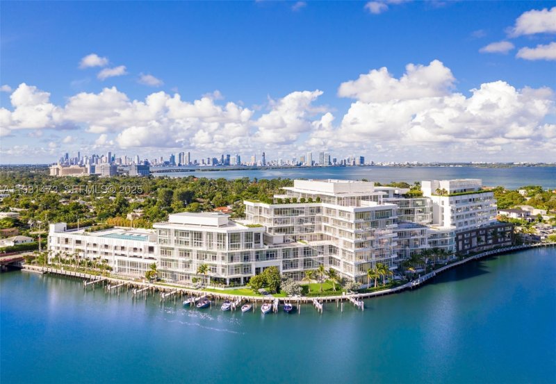 Comprar apartamento no Ritz-Carlton Residences Miami Beach