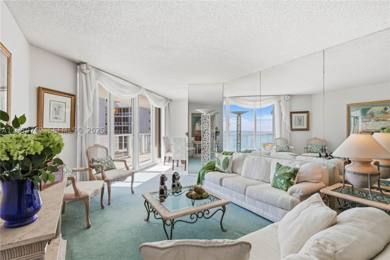 Condo for sale at Oceania 2 2722