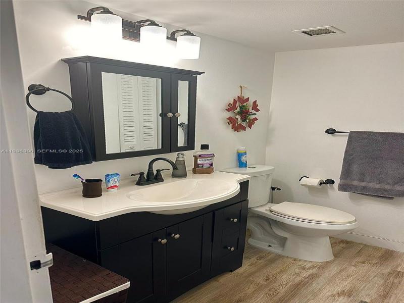 Condo for sale at Sailboat Cay 1013