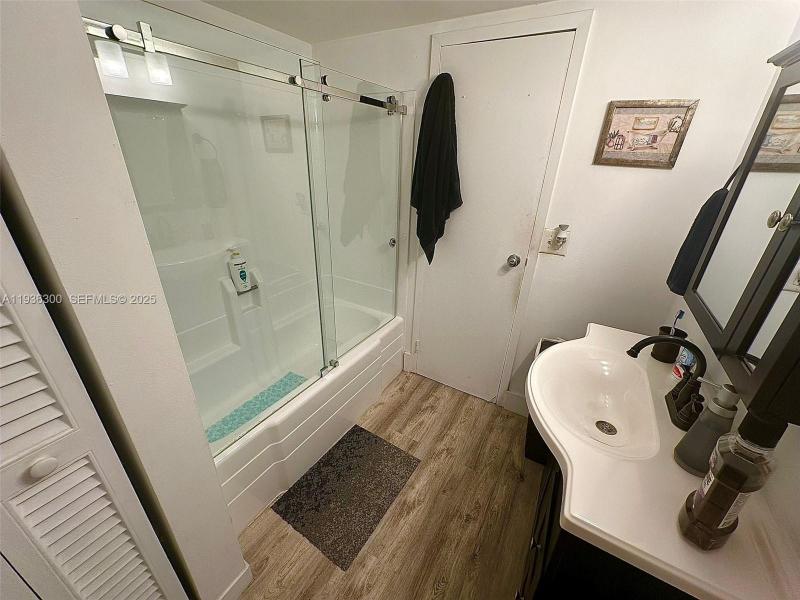 Condo for sale at Sailboat Cay 1013