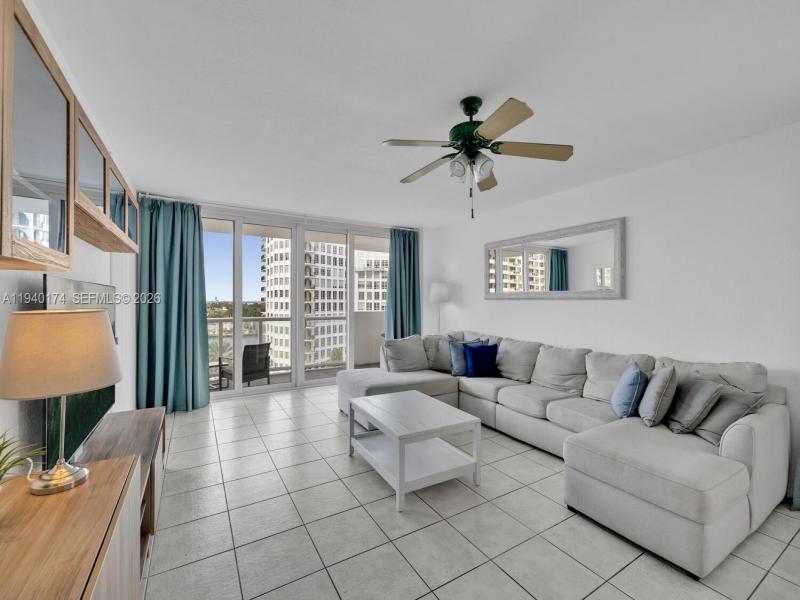 Condo for sale at Pavilion 825