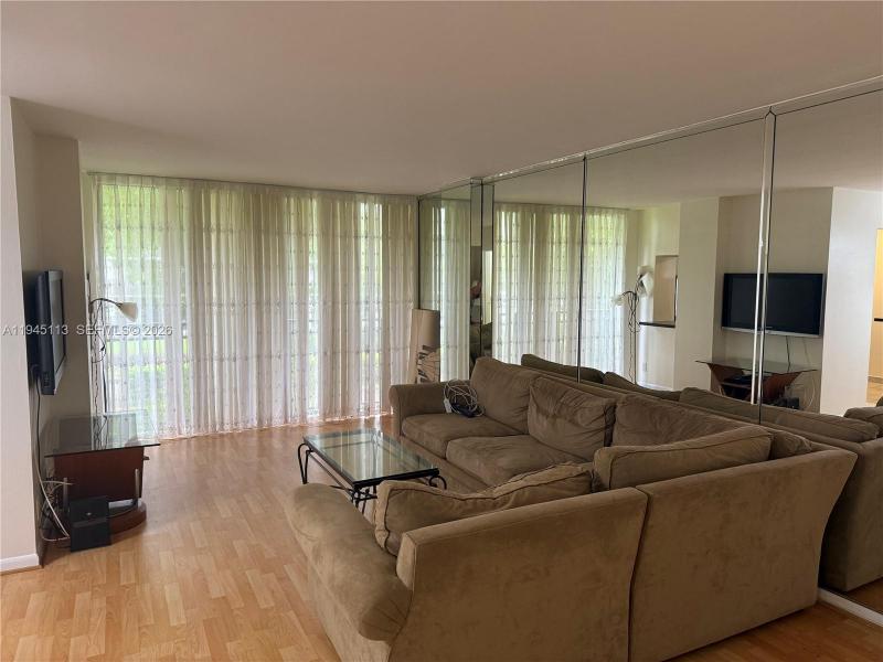 Comprar apartamento en Plaza of the Americas 222