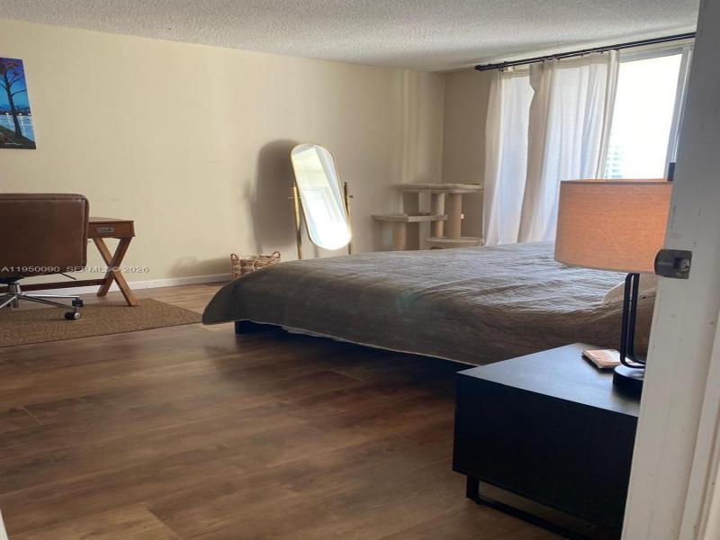 Condo for sale at Imperial Towers 707
