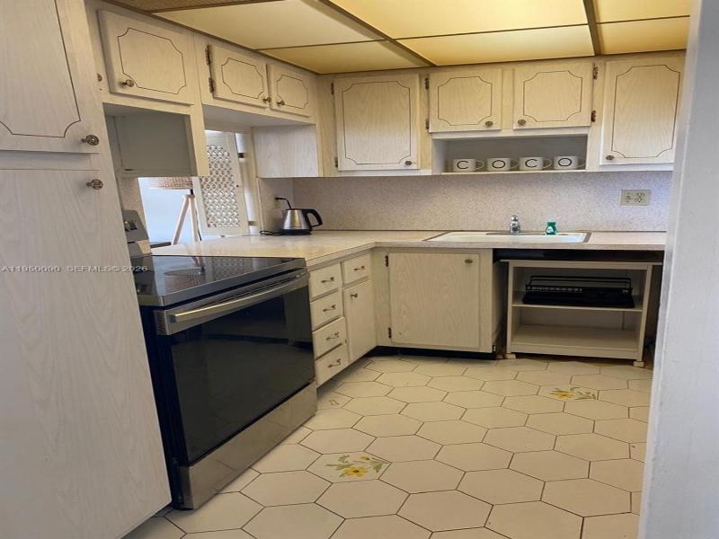 Condo for sale at Imperial Towers 707