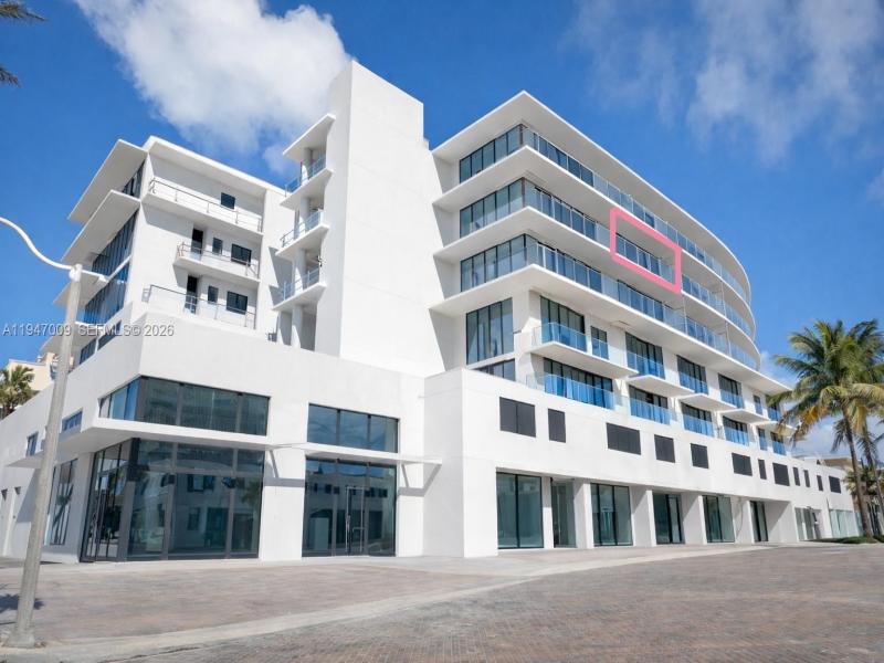 Condo for sale at Eturna Beachside Residences 602