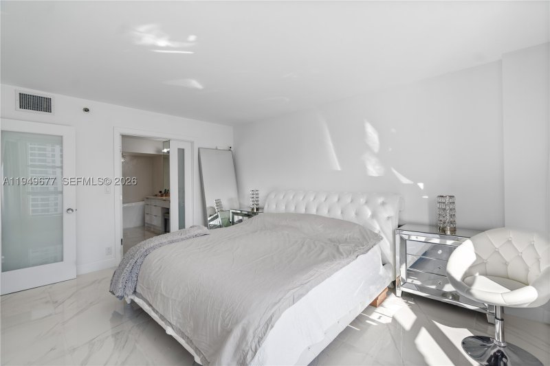 Comprar apartamento en Mystic Pointe 300 1017