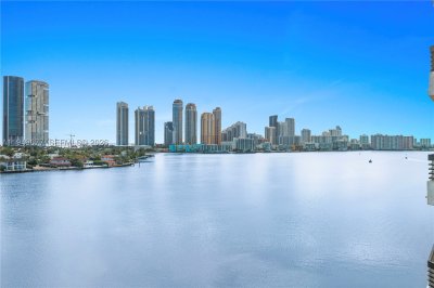 Mystic Pointe 300 Apt #1017