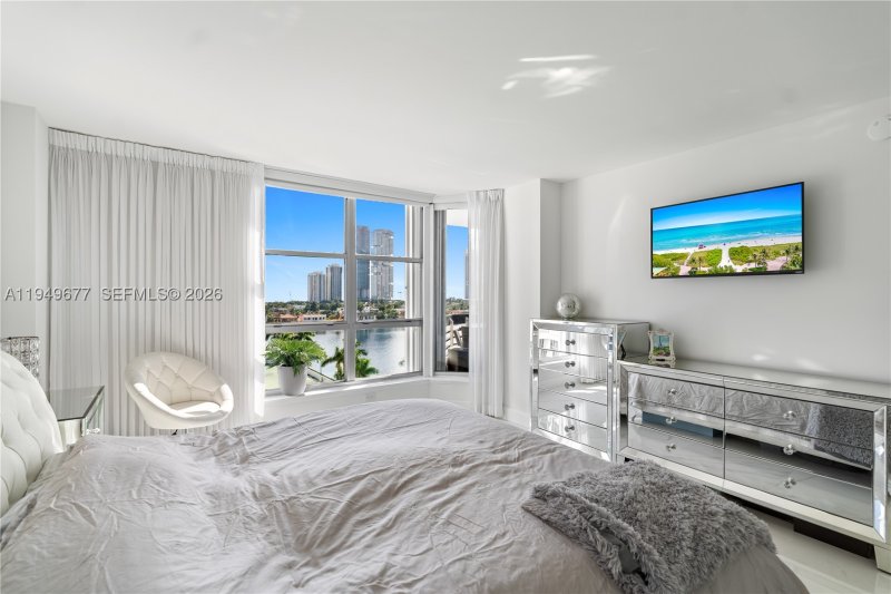 Comprar apartamento en Mystic Pointe 300 1017