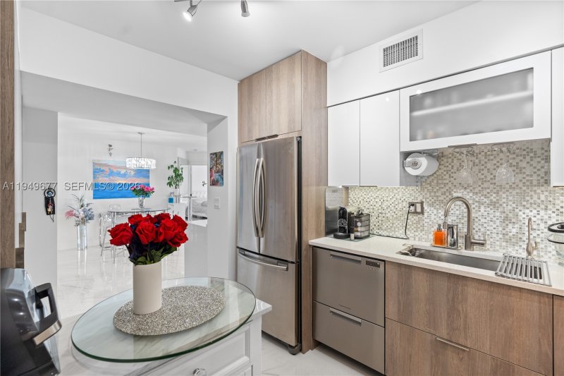Comprar apartamento en Mystic Pointe 300 1017