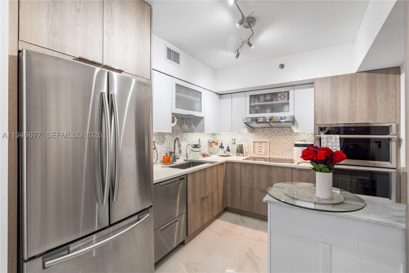 Comprar apartamento en Mystic Pointe 300 1017