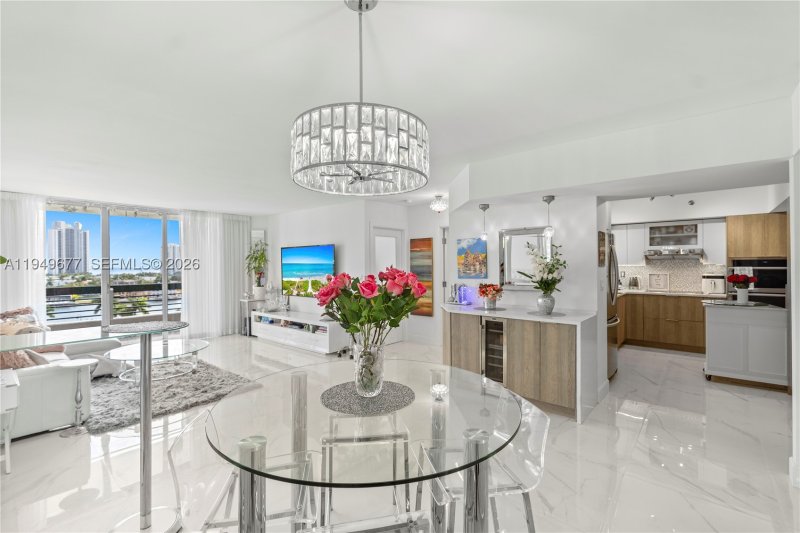 Comprar apartamento en Mystic Pointe 300 1017