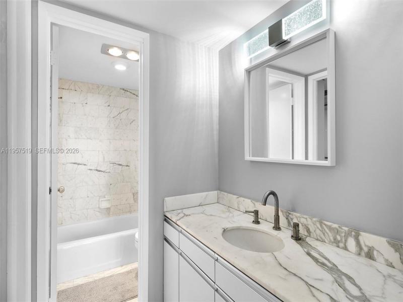 Condo for sale at Nine Island Avenue 710