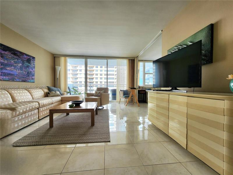 Condo for sale at Parker Plaza Estates 823