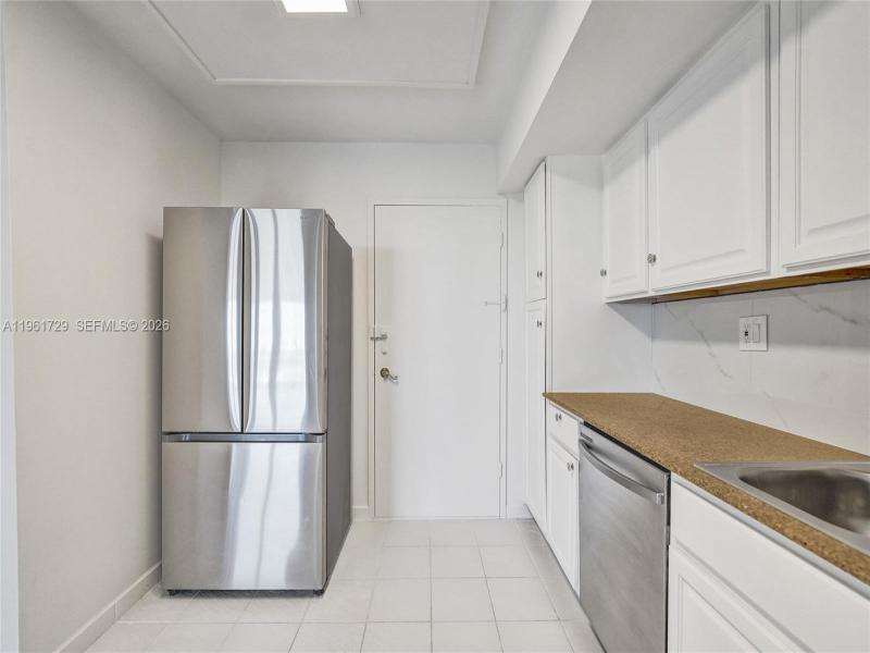 Condo for sale at Allington Towers 16B