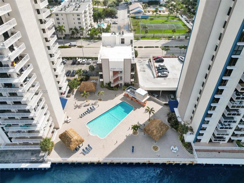 Condo for sale at Allington Towers 16B