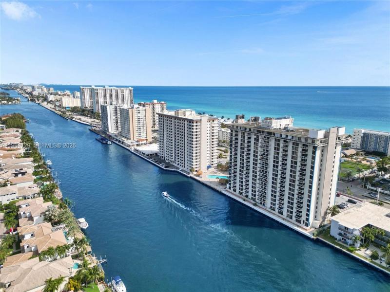 Condo for sale at Allington Towers 16B