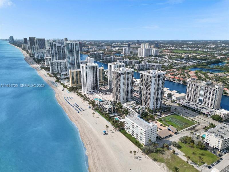 Condo for sale at Allington Towers 16B