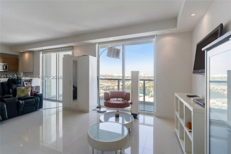 Condo for sale at Vizcayne South Tower 3105