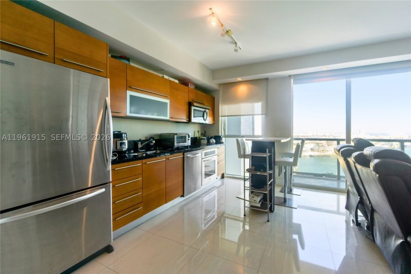 Condo for sale at Vizcayne South Tower 3105