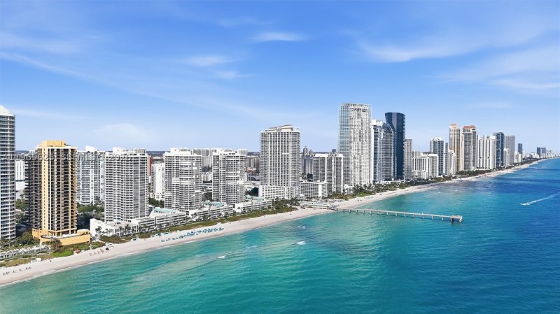 Condo for sale at Oceania 1 714