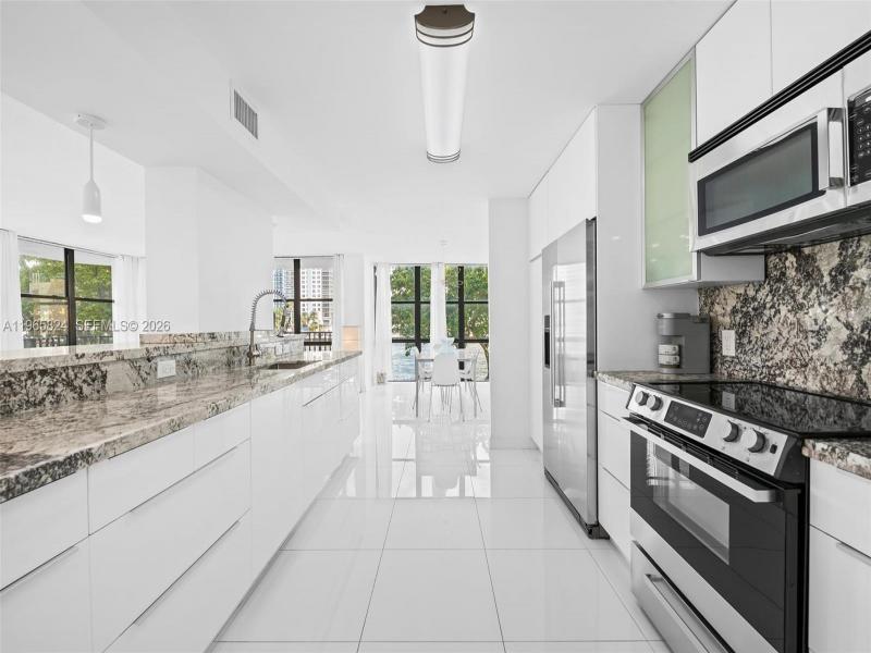 Condo for sale at Oceanview Park 221