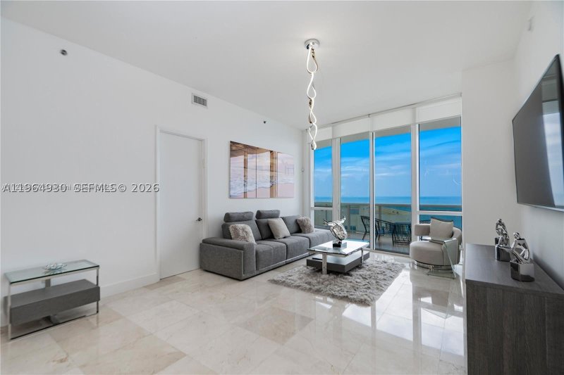Apartment for rent at Trump Tower One 3803