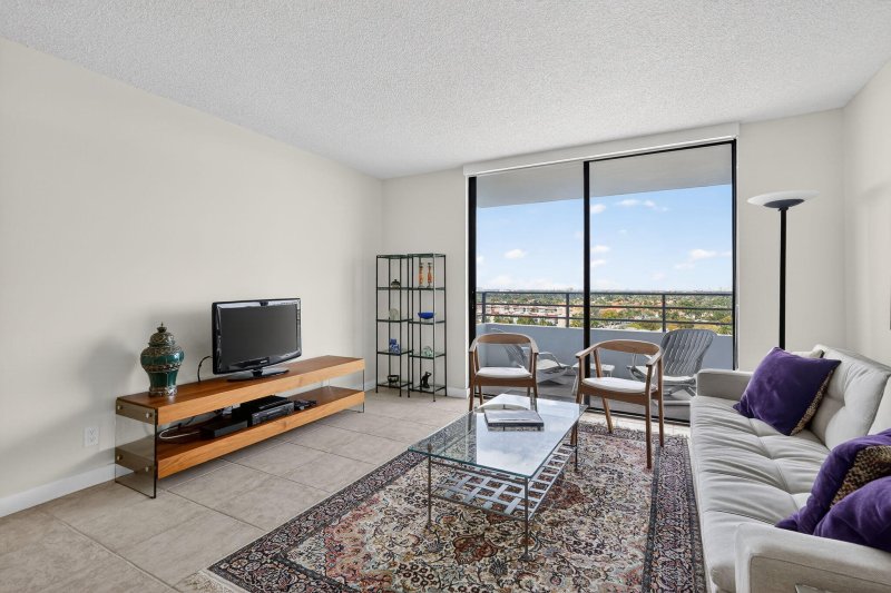 Condo for sale at Olympus Towers 1101
