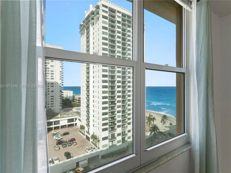 Condo for sale at The Wave Condo 1239