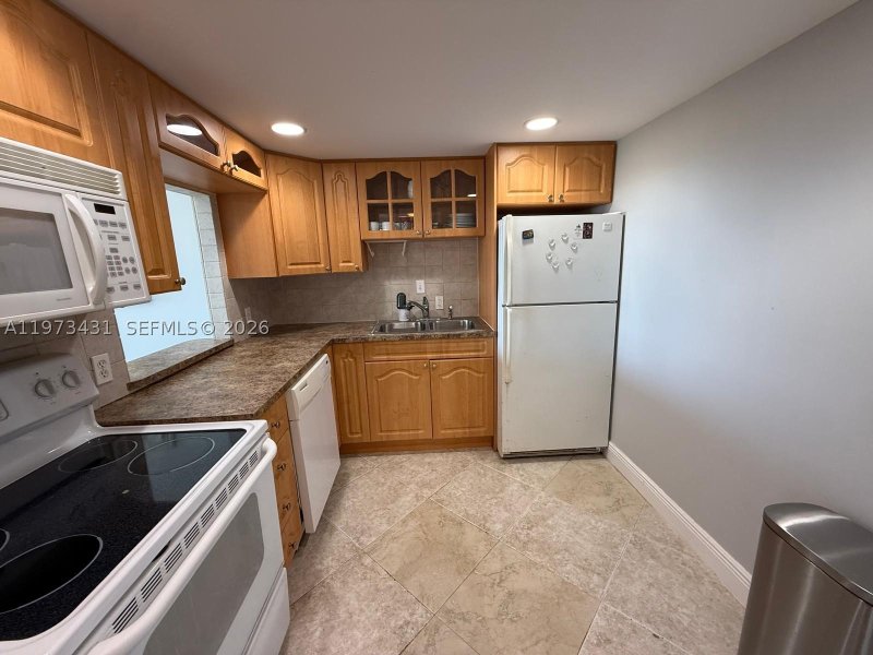Apartment for rent at Arlen House 610