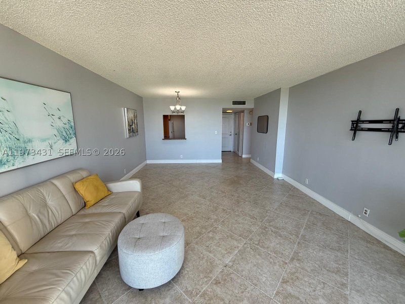 Apartment for rent at Arlen House 610