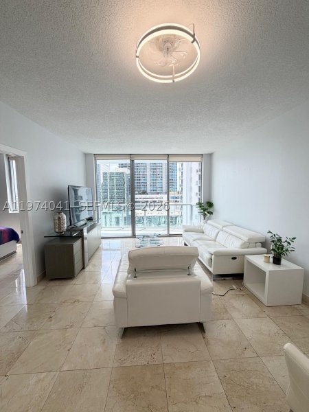 Avenue on Brickell 1050 Tower Apt #1904