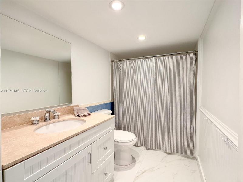 Comprar apartamento en Crandon Tower 82