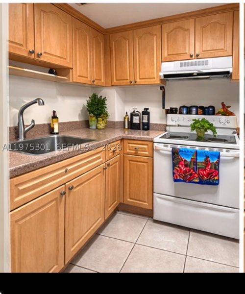 Condo for sale at Bay Park Towers 519
