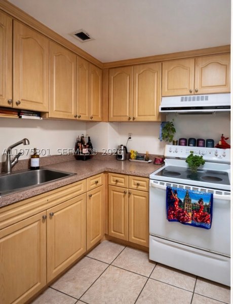Condo for sale at Bay Park Towers 519