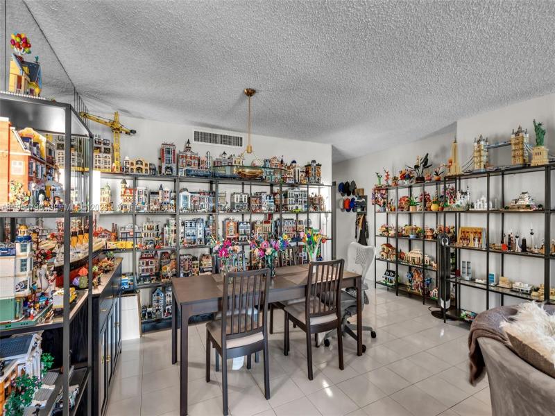 Condo for sale at Olympus Towers 1021