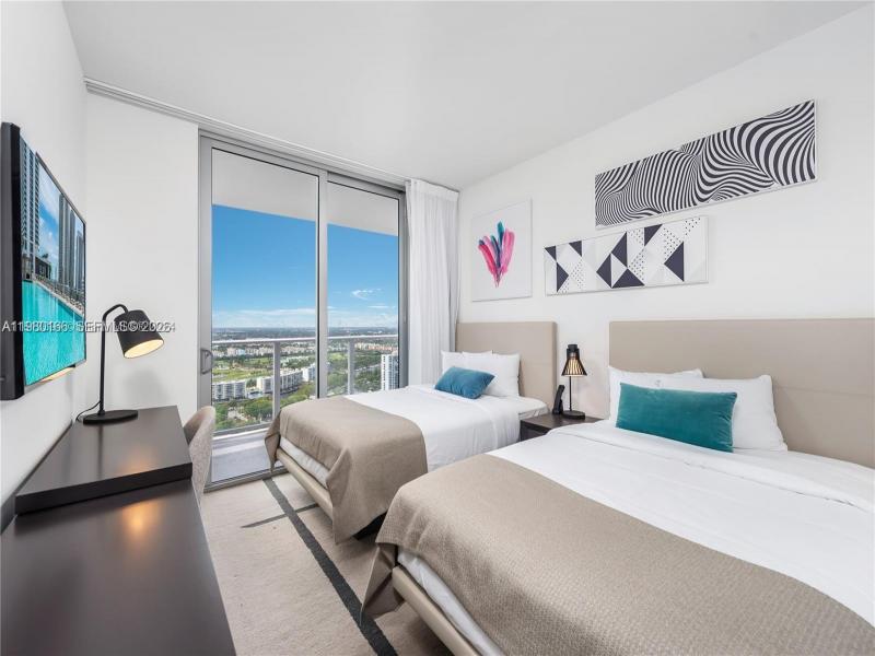 Comprar apartamento no Hyde Beach House R2804